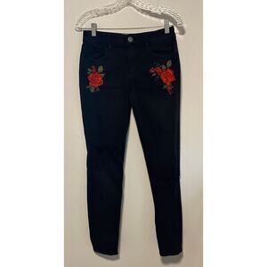 Rose Embroidered Distressed American Eagle Outfitter Jeggings